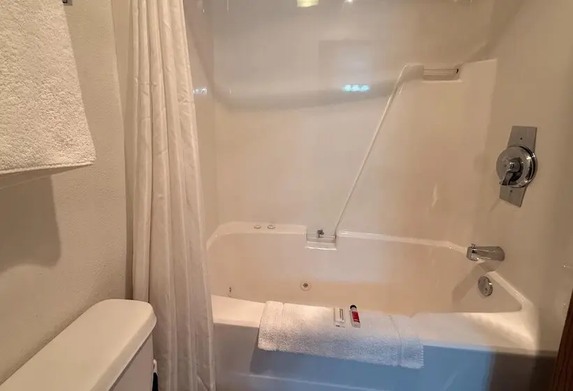 モーテル Westwood Inn & Suites   Kimball