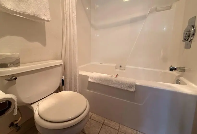 モーテル Westwood Inn & Suites   Kimball