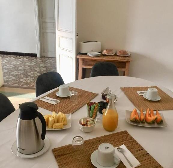 ベッドアンドブレックファースト Casa Cessenon