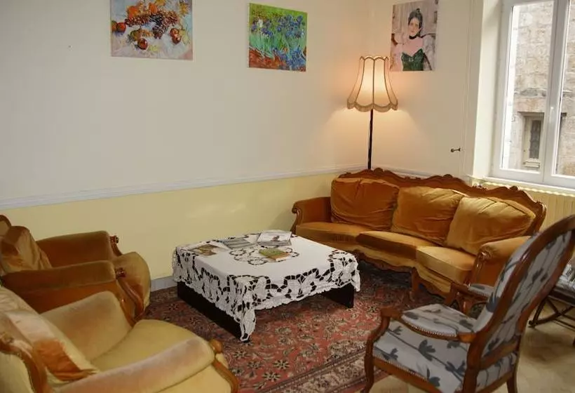 ベッドアンドブレックファースト Chambres D'hotes En Aubrac Chez Jp