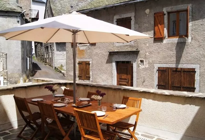 ベッドアンドブレックファースト Chambres D'hotes En Aubrac Chez Jp