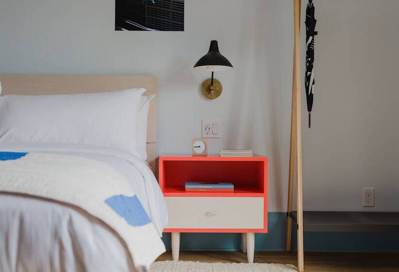 Drake Devonshire And Motor Inn