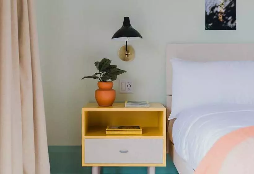 Drake Devonshire And Motor Inn