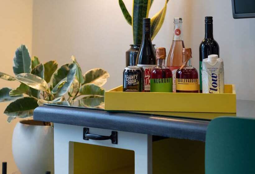 Drake Devonshire And Motor Inn