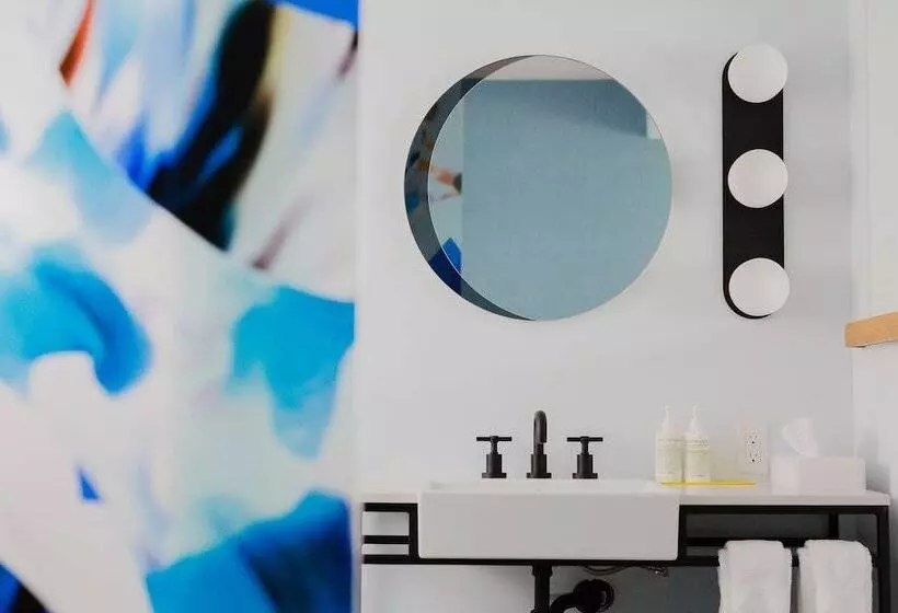 Drake Devonshire And Motor Inn