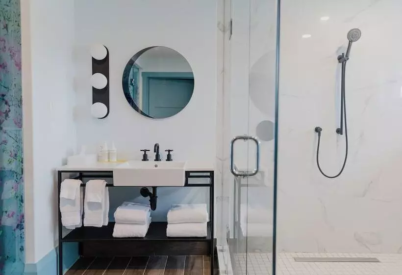 Drake Devonshire And Motor Inn