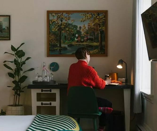 Drake Devonshire And Motor Inn