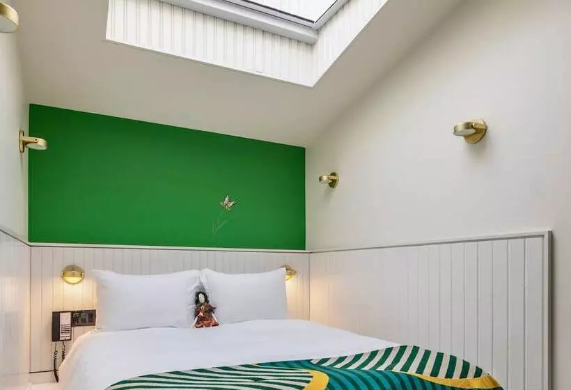 Drake Devonshire And Motor Inn