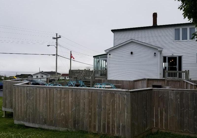 Edge Of The Avalon Inn