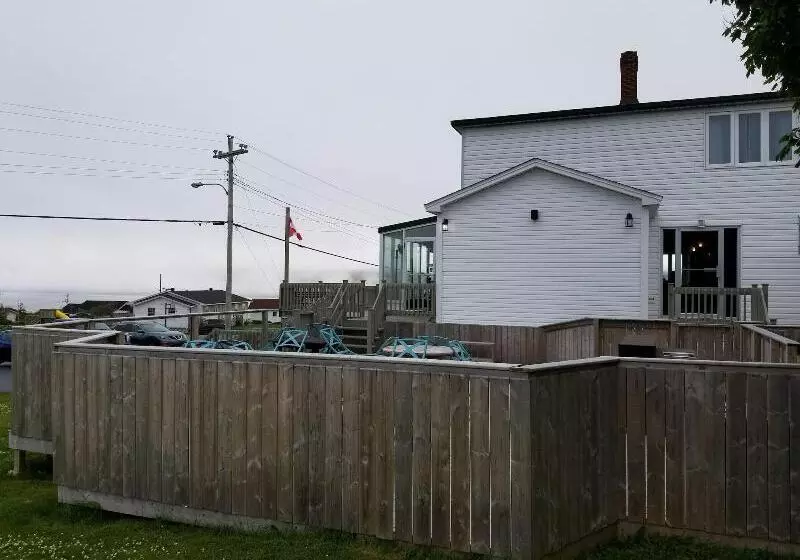 Edge Of The Avalon Inn