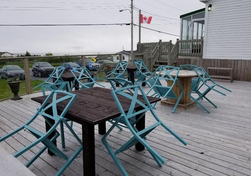 Edge Of The Avalon Inn