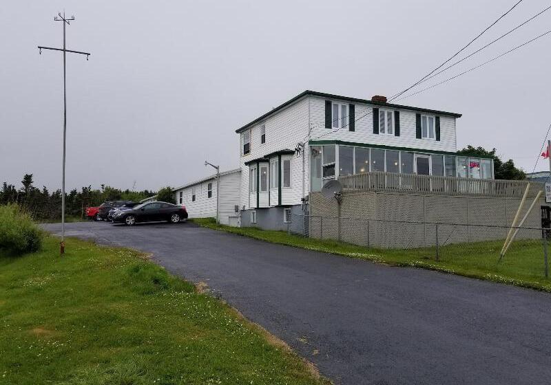 Edge Of The Avalon Inn