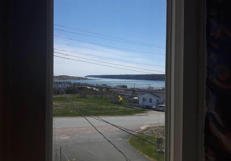 Edge Of The Avalon Inn