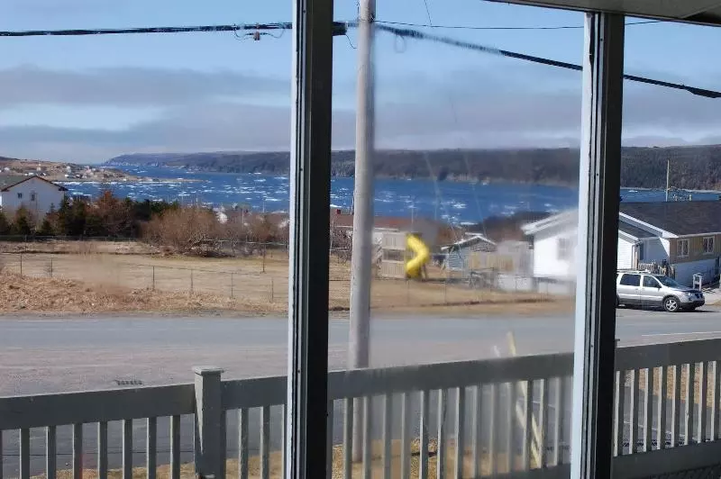 Edge Of The Avalon Inn