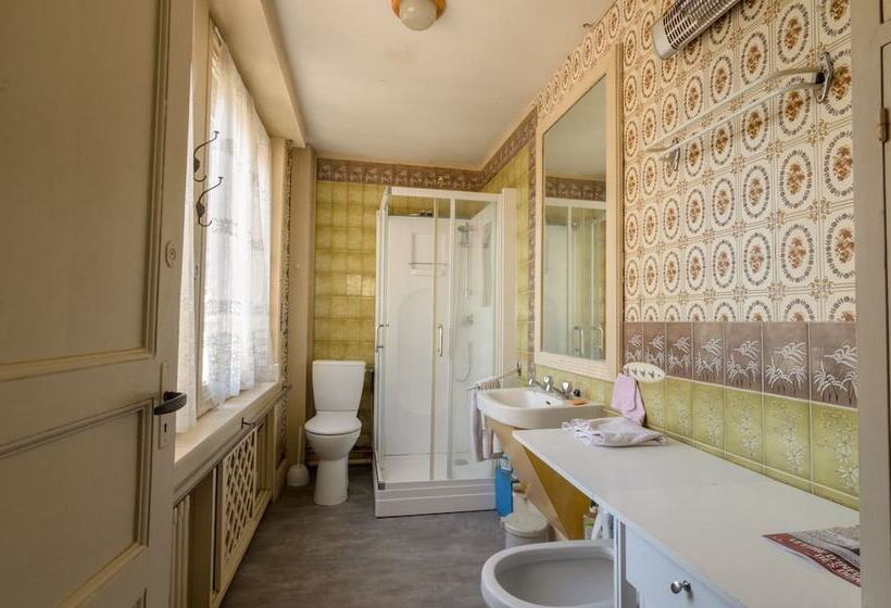 فندق فئة نجمة واحدة Auberge Nonque