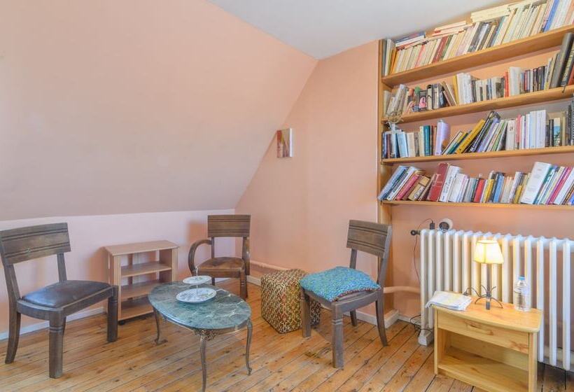 فندق فئة نجمة واحدة Auberge Nonque