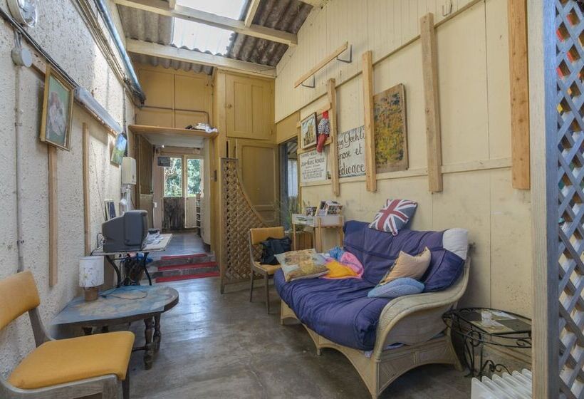 فندق فئة نجمة واحدة Auberge Nonque