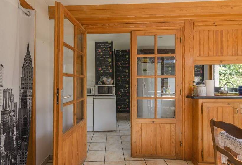 فندق فئة نجمة واحدة Auberge Nonque