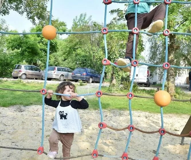 Hotelli Camping Le Petit Lion   Gites