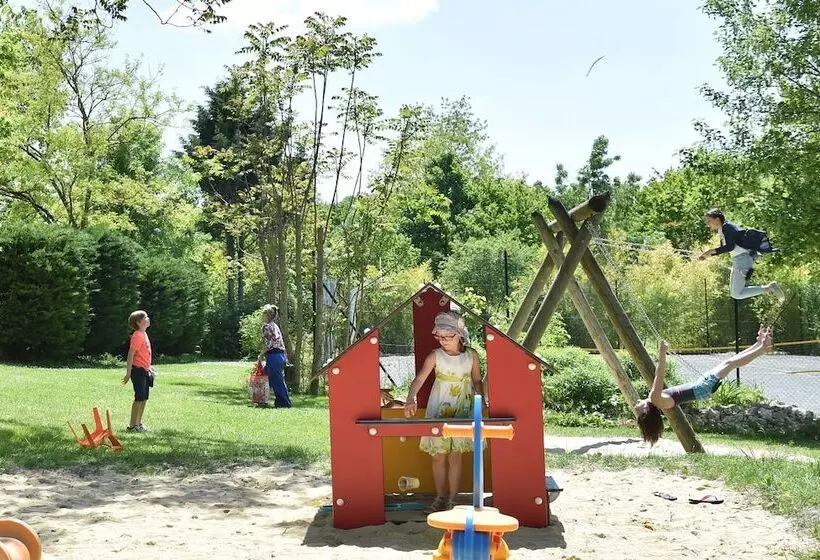 Hotelli Camping Le Petit Lion   Gites