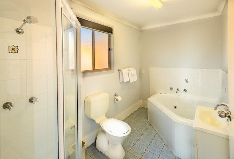 בית מלון כפרי Ingenia Holidays Bonny Hills