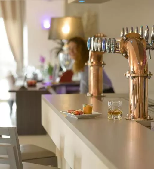 Hotelli Le Vouglans  Restaurant La Valouse