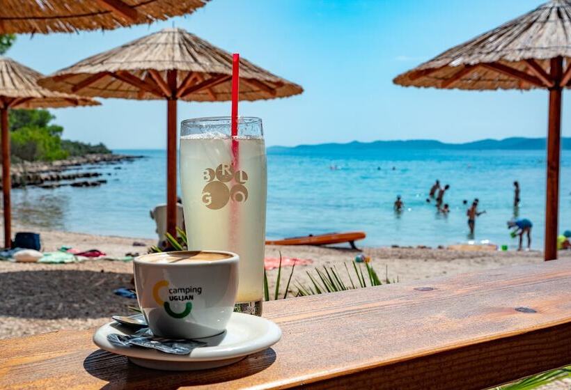 Отель Mobile Homes At Camping Ugljan Resort