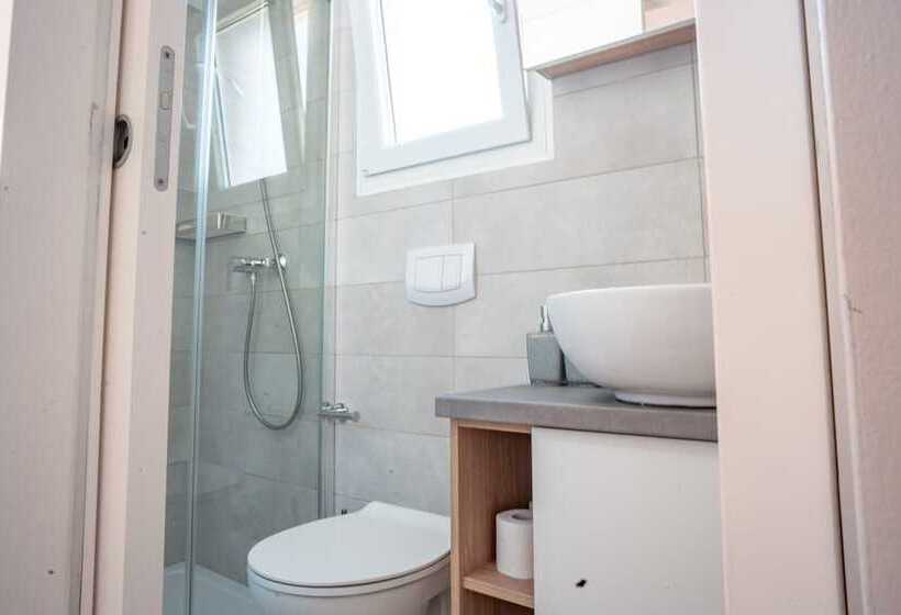 Отель Mobile Homes At Camping Ugljan Resort