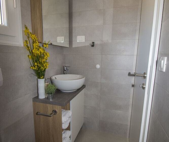 Отель Mobile Homes At Camping Ugljan Resort