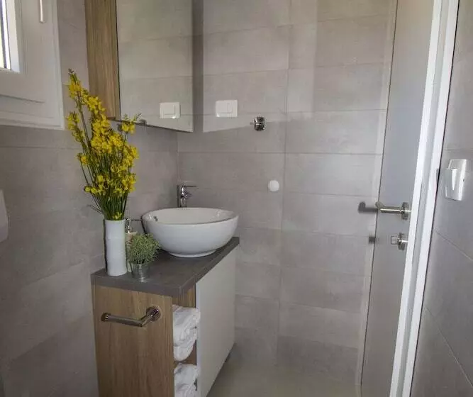 Hotelli Mobile Homes At Camping Ugljan Resort