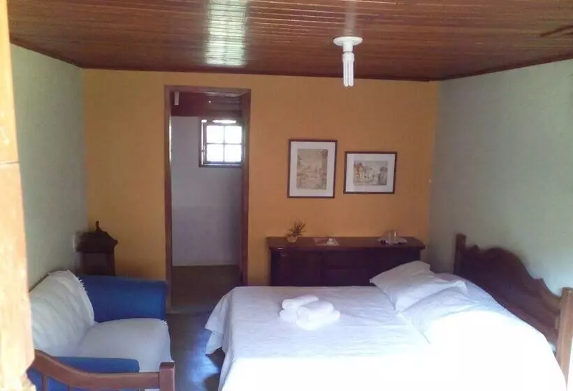 Hotelli Pousada Estação Andorinhas