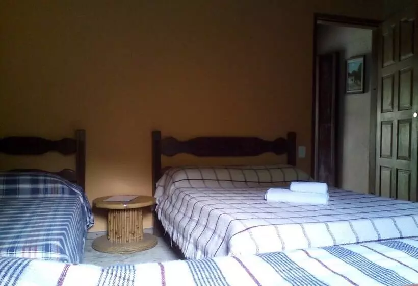 Hotelli Pousada Estação Andorinhas