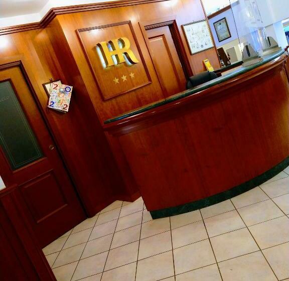 ホテル Ristorante Da Roverino