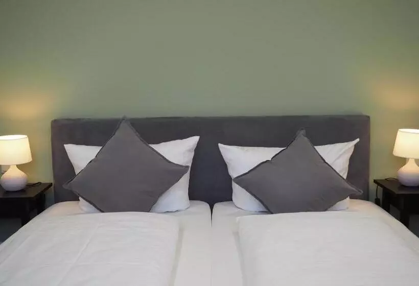 Lok   Die Pension   Das Restaurant