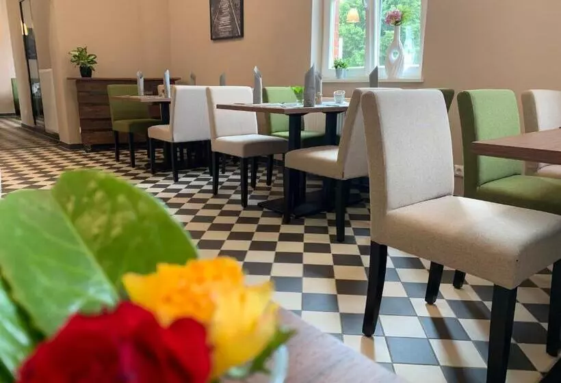 Lok   Die Pension   Das Restaurant