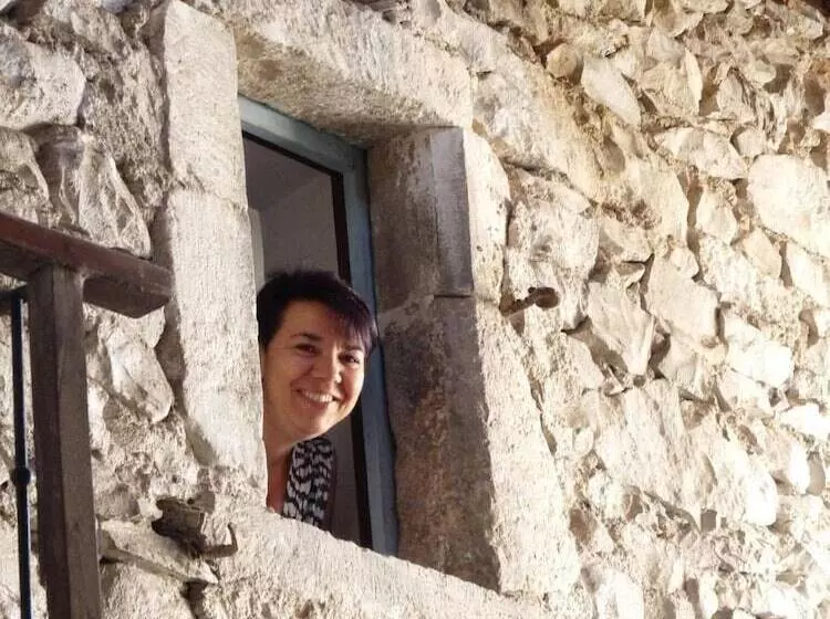 Majatalo Chambres D Hotes Atelier De Fons