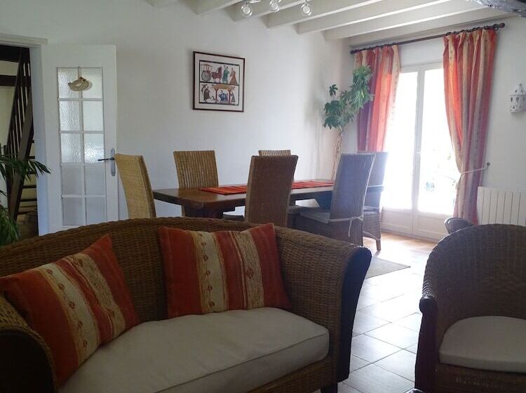 펜션 Le Moulin De La Follaine