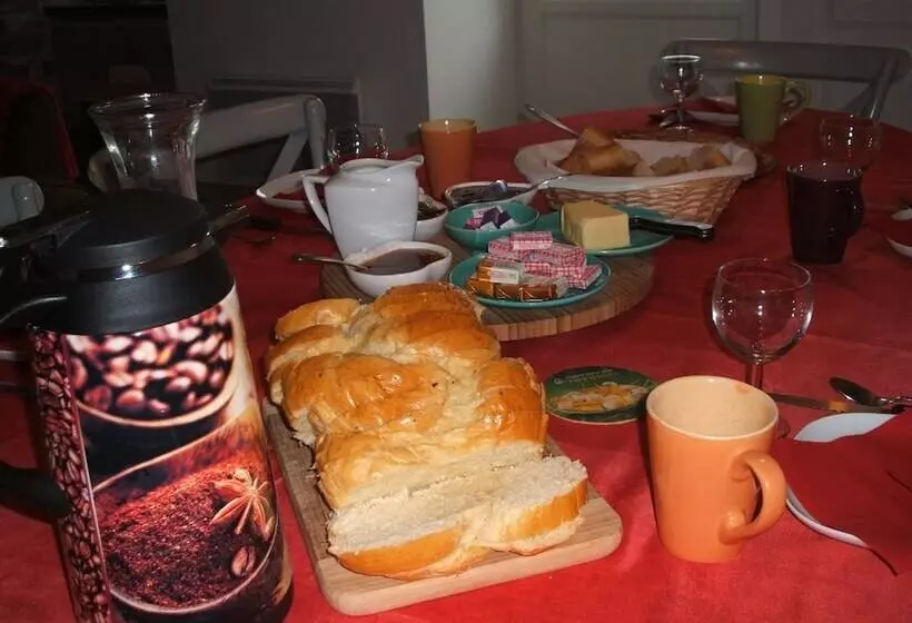 Aamiaismajoitus (B&B) Chambres D Hôtes La Charrière