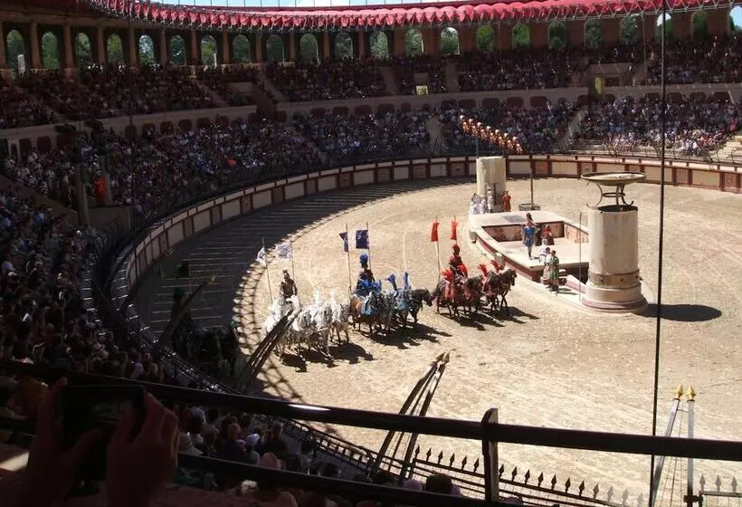 Aamiaismajoitus (B&B) Chambres D Hôtes La Charrière