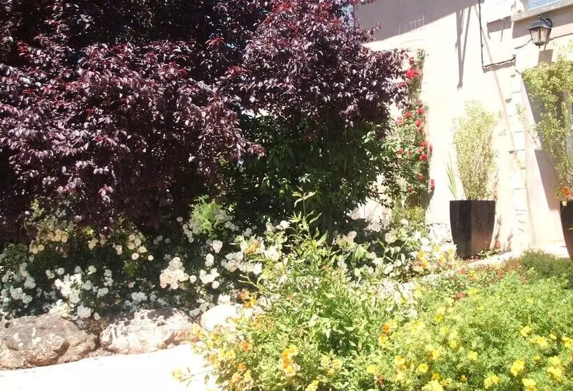 Aamiaismajoitus (B&B) Chambres D Hôtes La Charrière