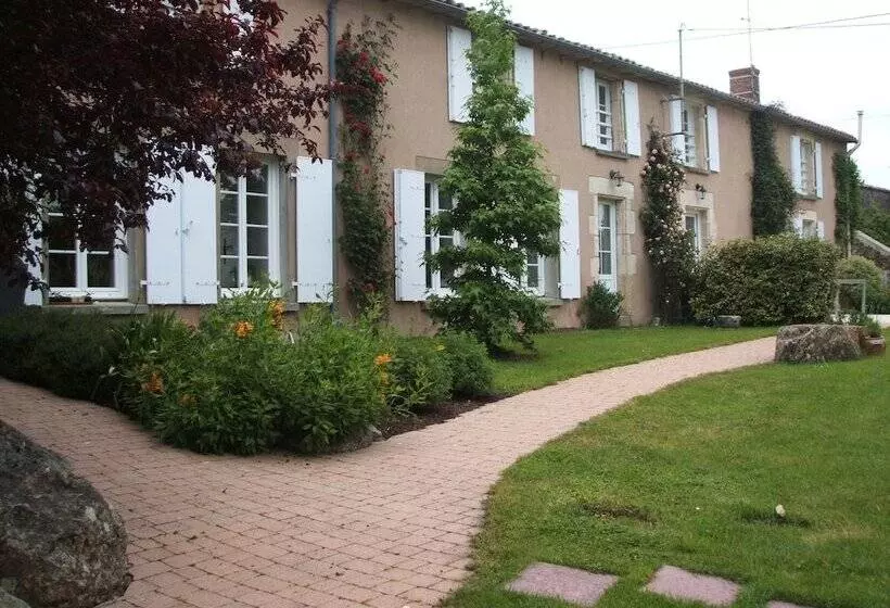 Aamiaismajoitus (B&B) Chambres D Hôtes La Charrière