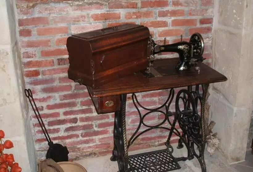 Aamiaismajoitus (B&B) Chambres D Hôtes La Charrière