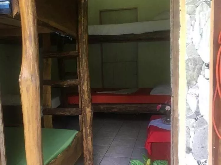 Hostel Rio Celeste