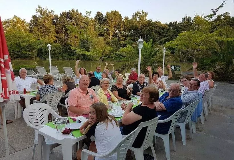 ホテル Camping Maeva Respire La Comtesse