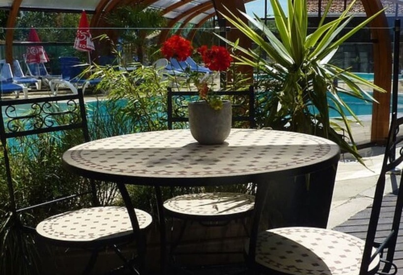 Hotel Camping Pommiers Des Trois Pays