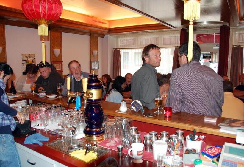 ホテル Hôtel De L Ours