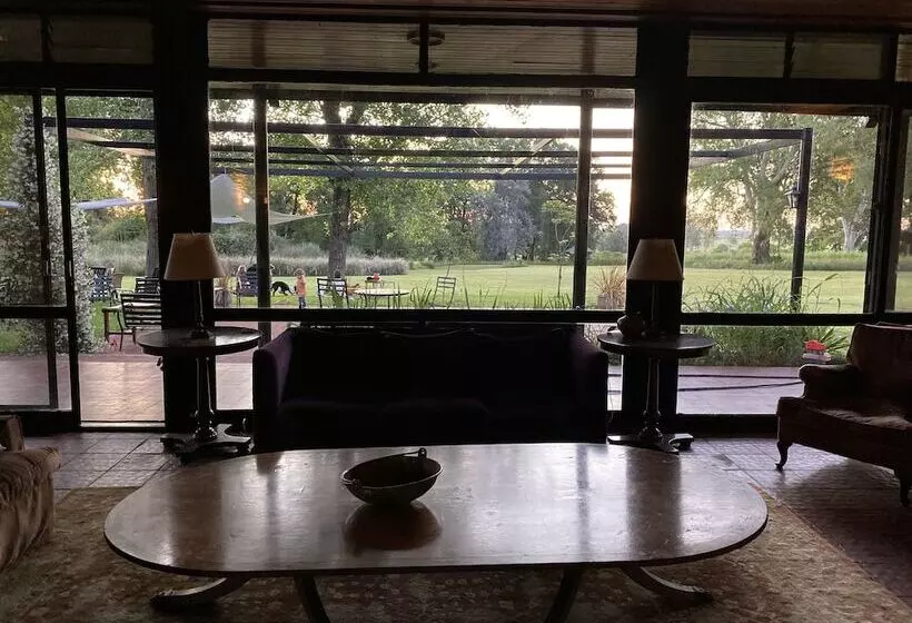 Hotelli El Retiro Polo Club