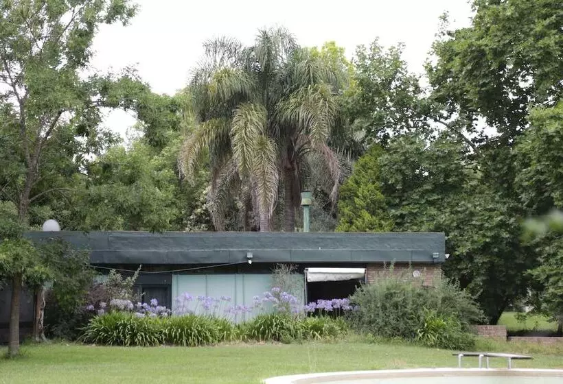 Hotelli El Retiro Polo Club