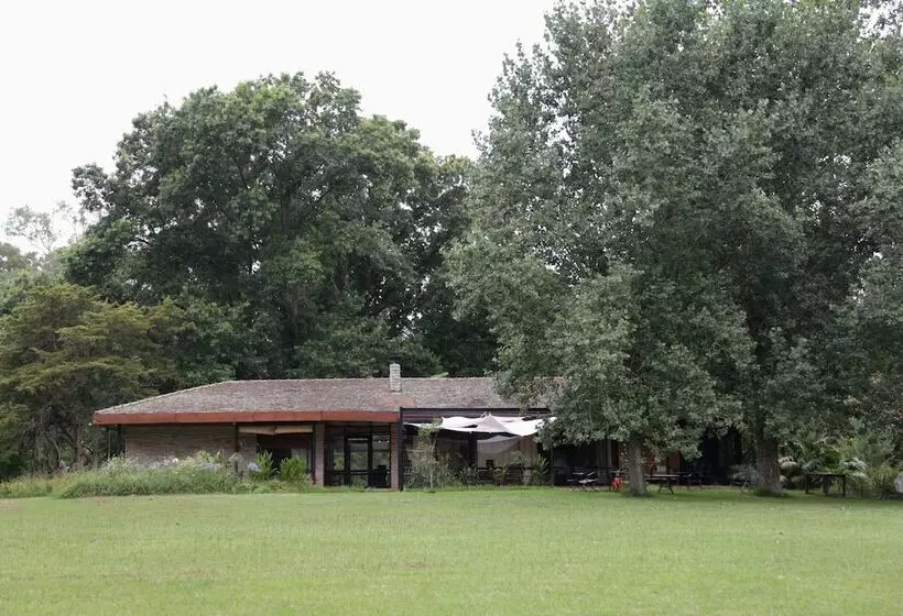 Hotelli El Retiro Polo Club