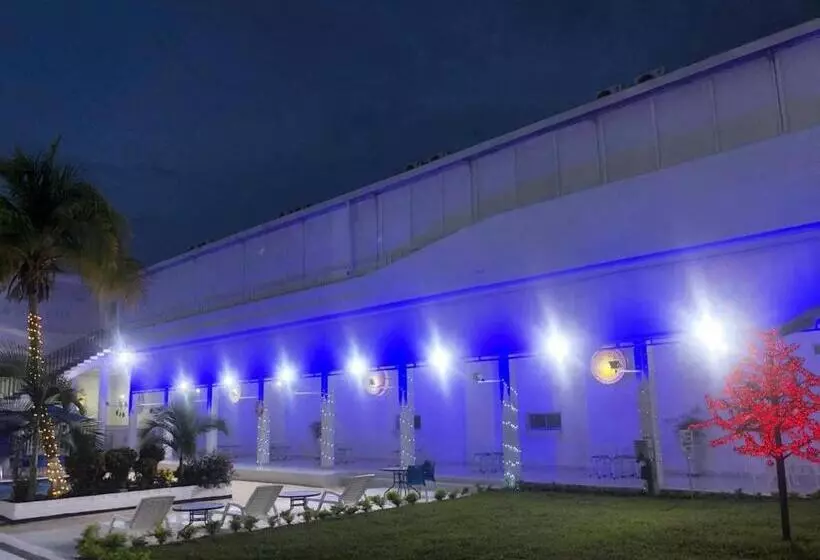 ホテル Mall Santana Del Río